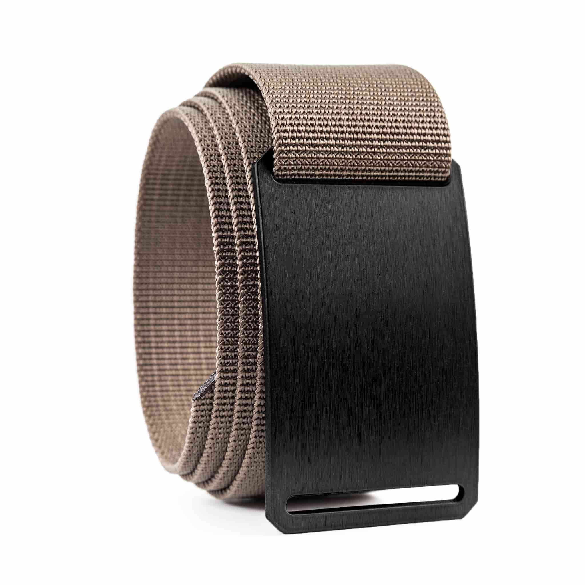 black minimalist belt buckle with tan belt strap